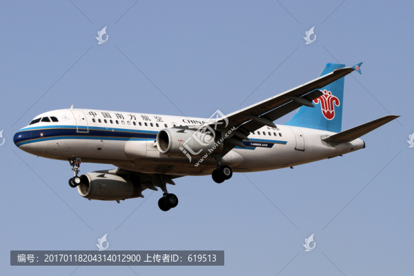南方航空航班降落,飛機(jī)