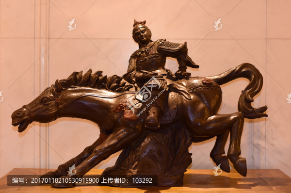 騎馬的古代將領(lǐng),雕塑