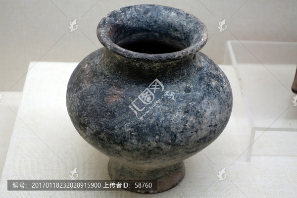 黑陶罍