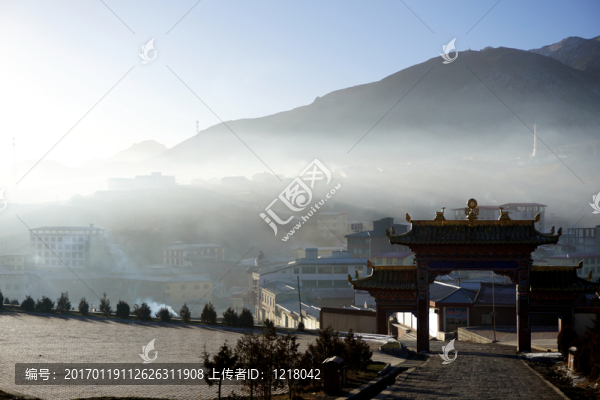 晨霧中的朗木寺