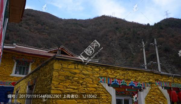 七彩甲足,藏民新居