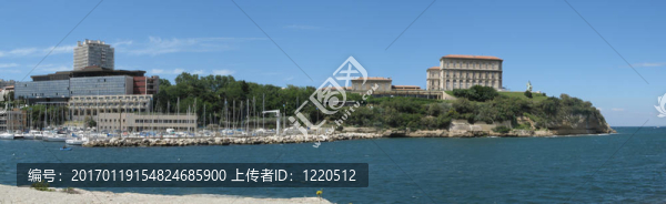 馬賽老港入口處的全景