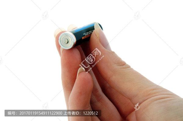 電池小AAA電池在手指