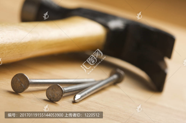 錘釘摘要