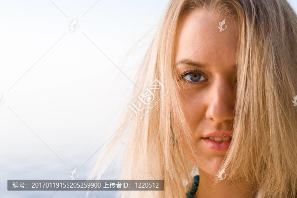 美麗的金發(fā)女郎
