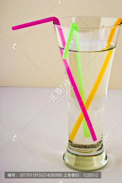 水