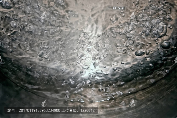 很熱的水
