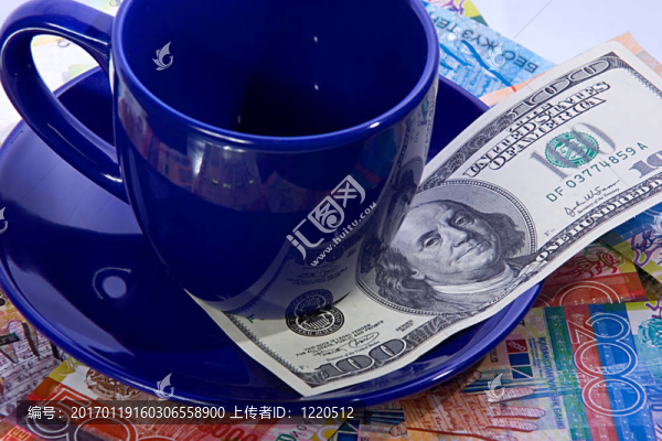 錢和杯