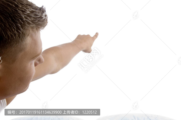 指向男性的側(cè)面