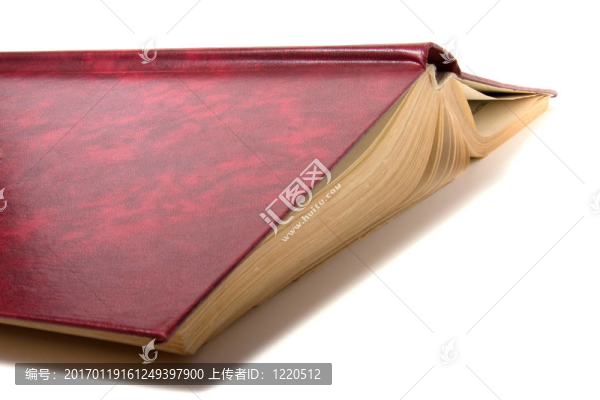 白色背景上的開放式書