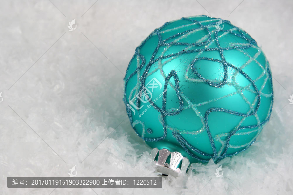 一個水圣誕玩具