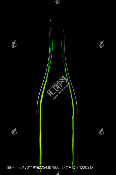 黑色的氣泡酒瓶