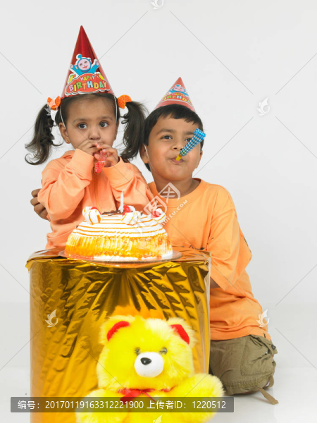 孩子們在一個生日聚會
