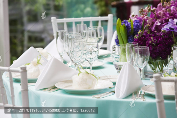 用于翅片的結(jié)婚餐桌