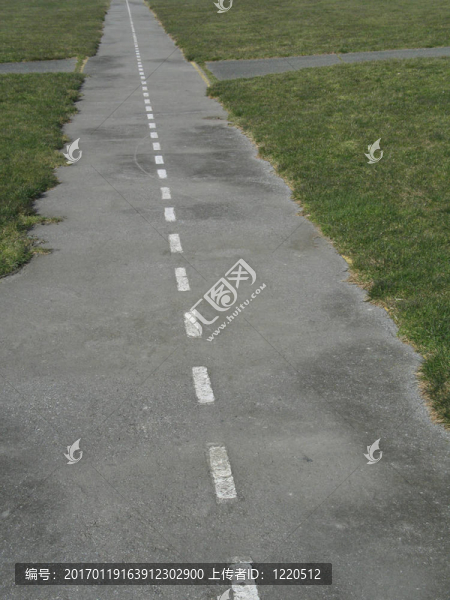 鋪成的道路