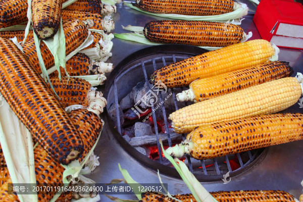 烤美味的玉米-匯圖網(wǎng) www.fosd68.com 烤美味的玉米