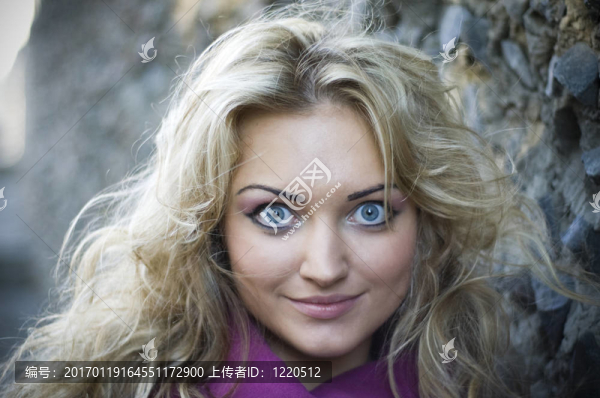 美麗的女孩-匯圖網(wǎng) www.fosd68.com 美麗的女孩