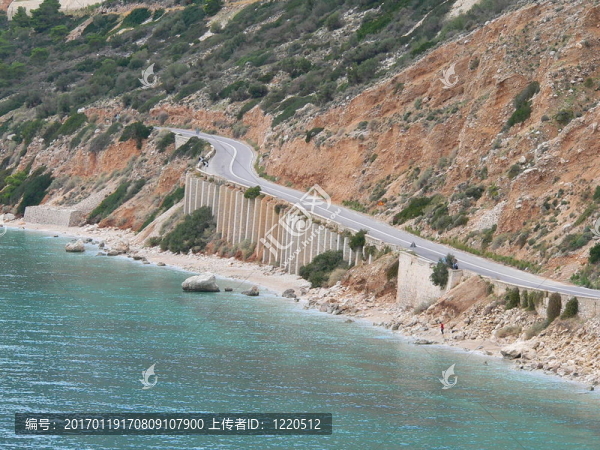 海旁的路