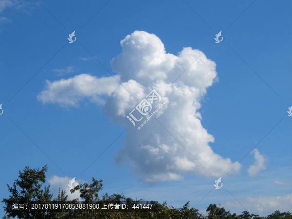 藍(lán)天白云