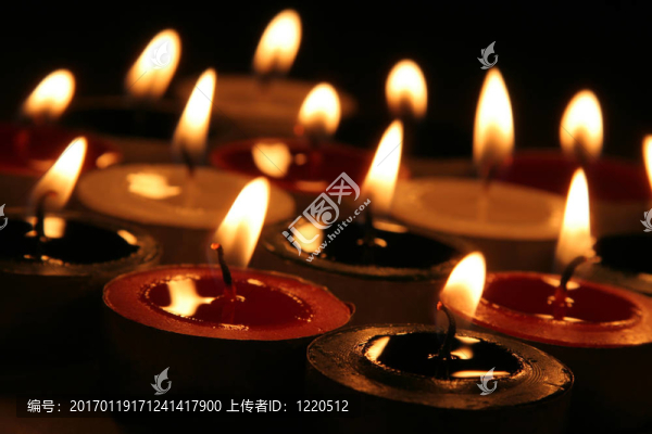 許多圣誕蠟燭