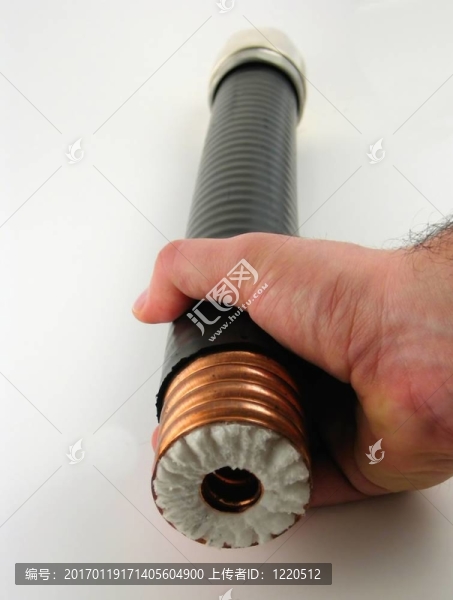 電纜和連接器