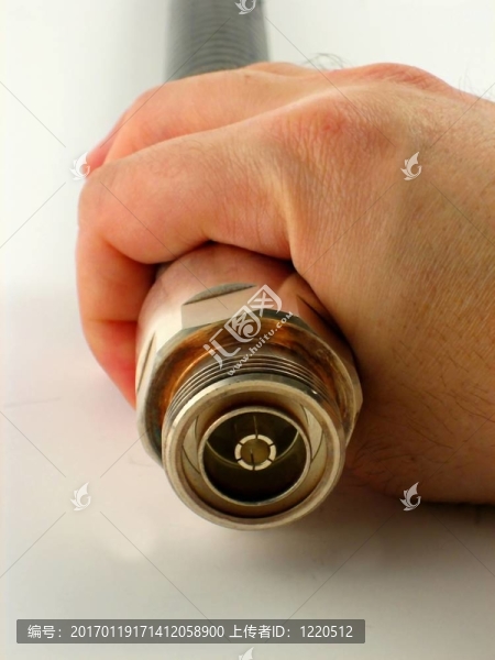 電纜和連接器