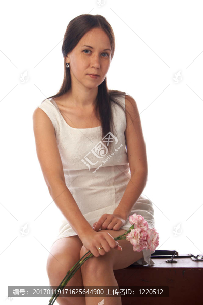 70個黑頭發(fā)的年輕女人