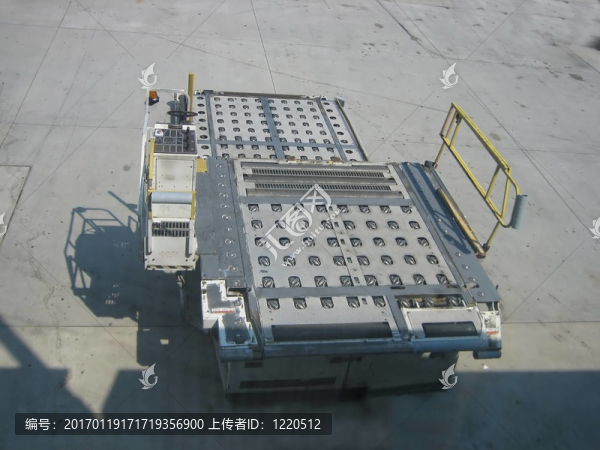 行李裝載機