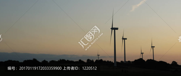 風(fēng)力渦輪機在日落
