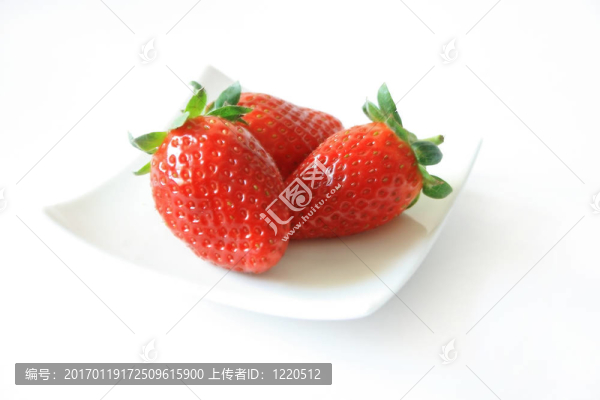 孤立的草莓