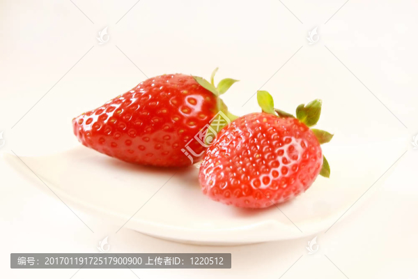 孤立的草莓