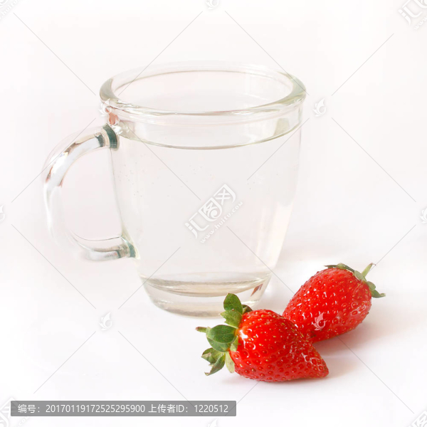 孤立的草莓