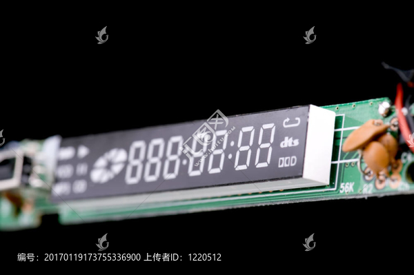 帶有顯示黑色的板