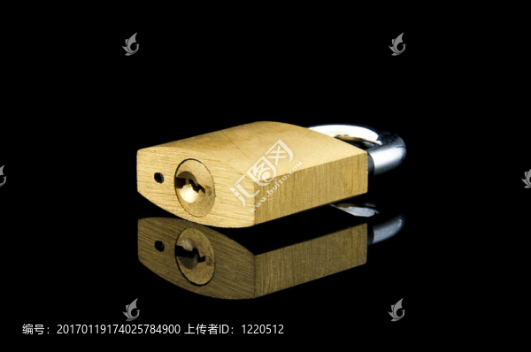 銅掛鎖的黑色—