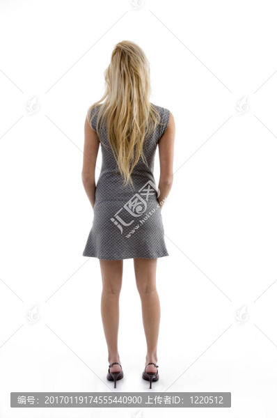 金發(fā)女人的背部姿勢