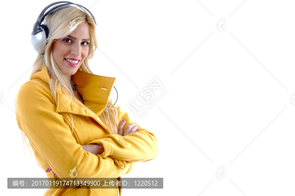 女人聽音樂的側面姿勢