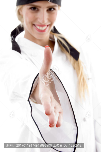 微笑的廚師提供握手前視圖