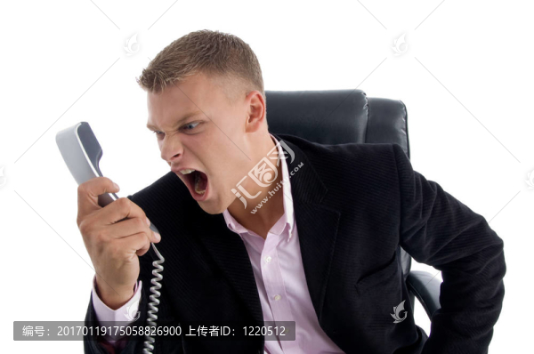 憤怒的經(jīng)理在電話里大叫