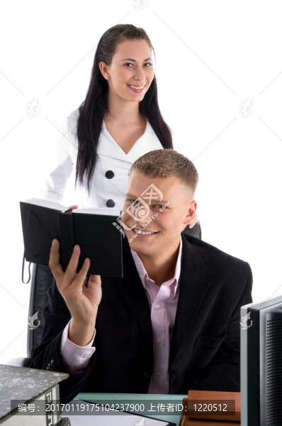 在工作的快樂的商人