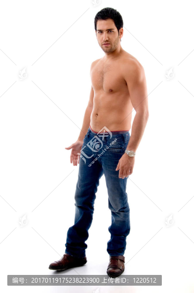 站在肌肉男
