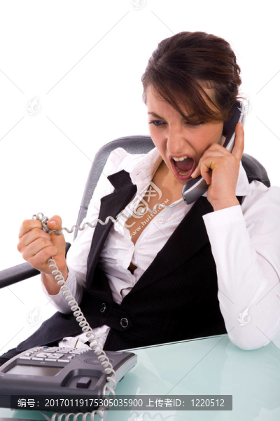 憤怒的高管在手機上的正面看法