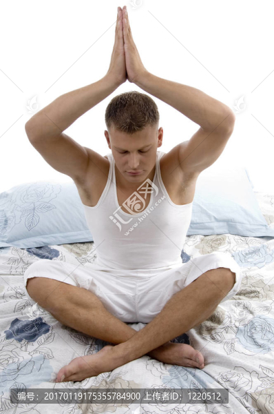 做冥想和放松的人