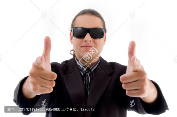 年輕的商人豎起大拇指