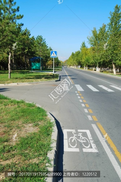 寧靜的上方的道路