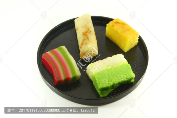 異國風(fēng)情的彩色傳統(tǒng)蛋糕