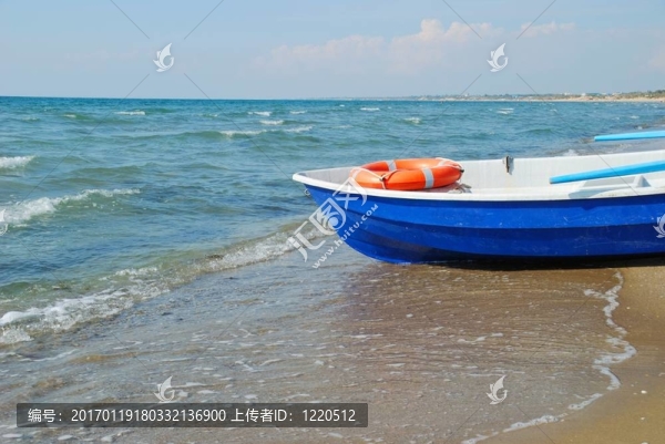 沙質(zhì)海岸的船-匯圖網(wǎng) www.fosd68.com 沙質(zhì)海岸的船