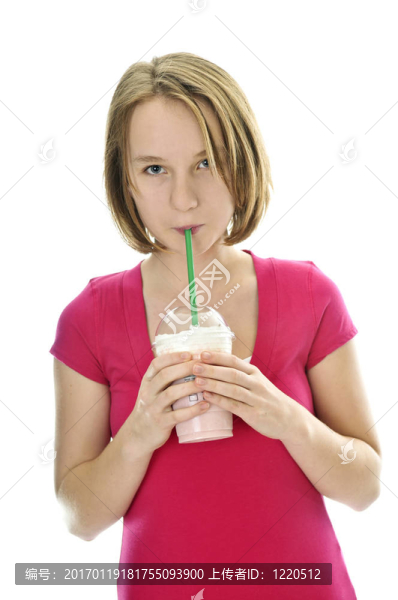 十幾歲的女孩和奶昔