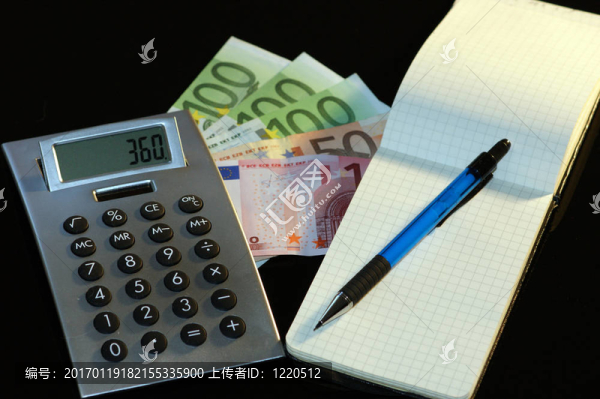 金錢；筆記本；計(jì)算器和鉛筆