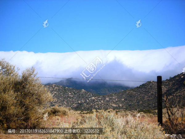 造云的山