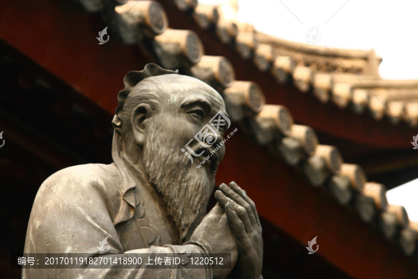 上?？讖R老城雕像